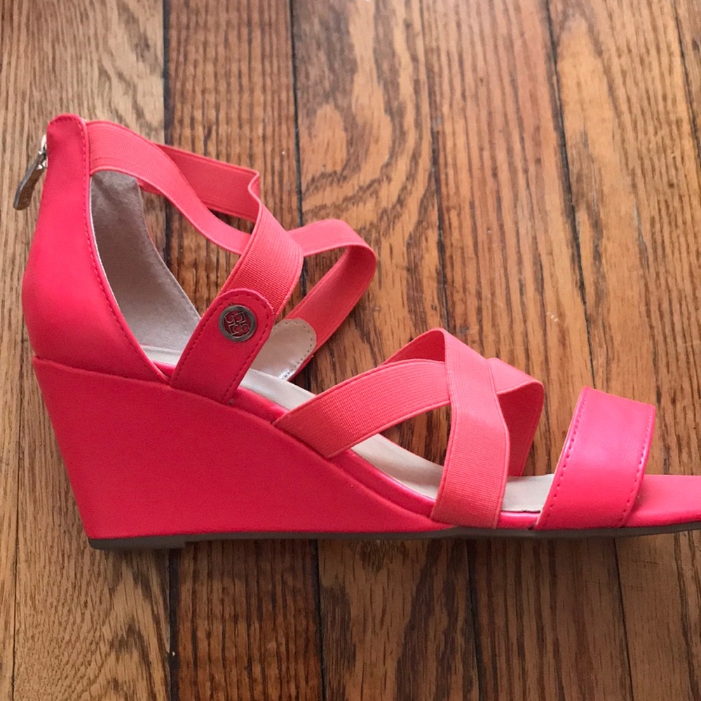 Liz Claiborne Coral Wedges